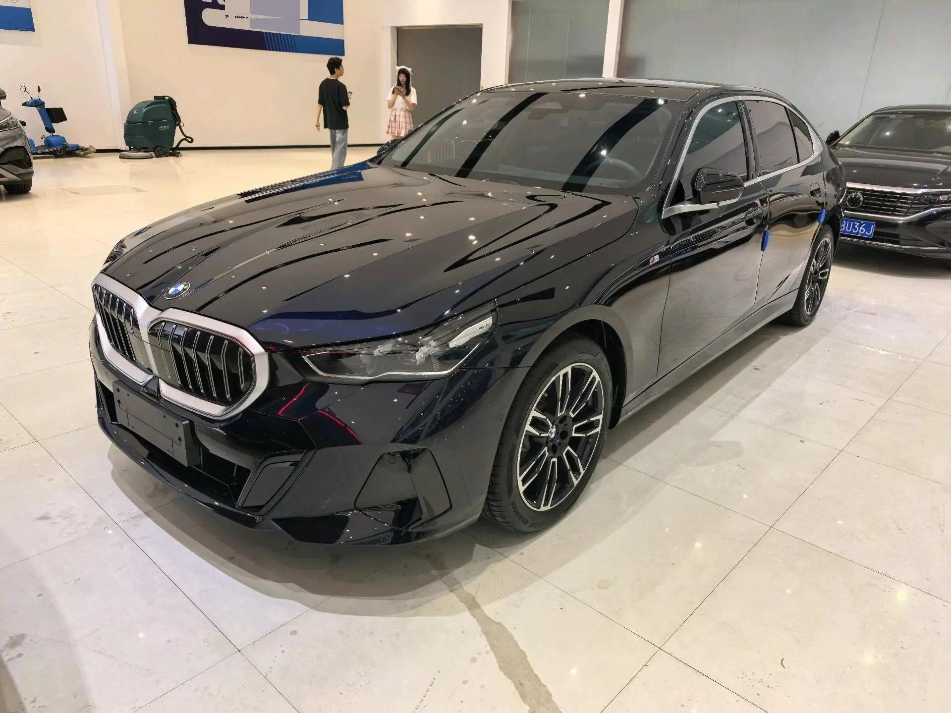 BMW 5 Series 2025 Model 525Li 48V 2.0T M Sport Package Automatic
