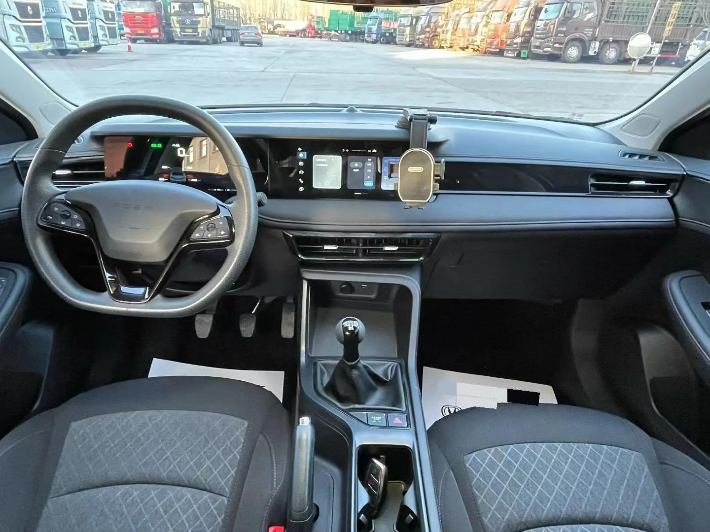 Roewe i5 2023 1.5L Manual Comfortable Edition 7