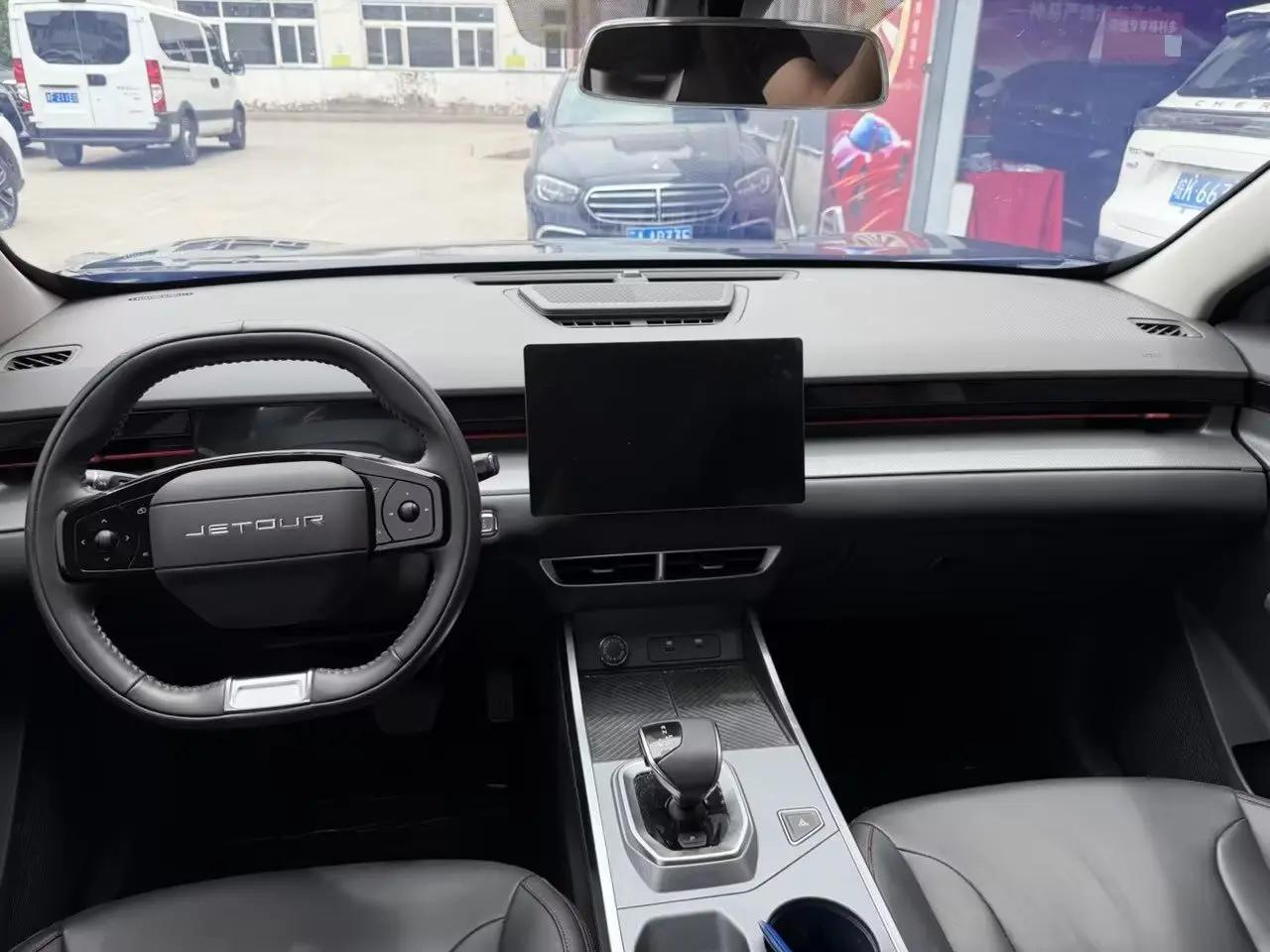Jetour 2025 Dasheng 1.5T Exceed Edition Automatic Gear 12