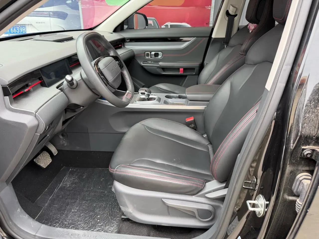 Jetour 2025 Dasheng 1.5T Exceed Edition Automatic Gear 5