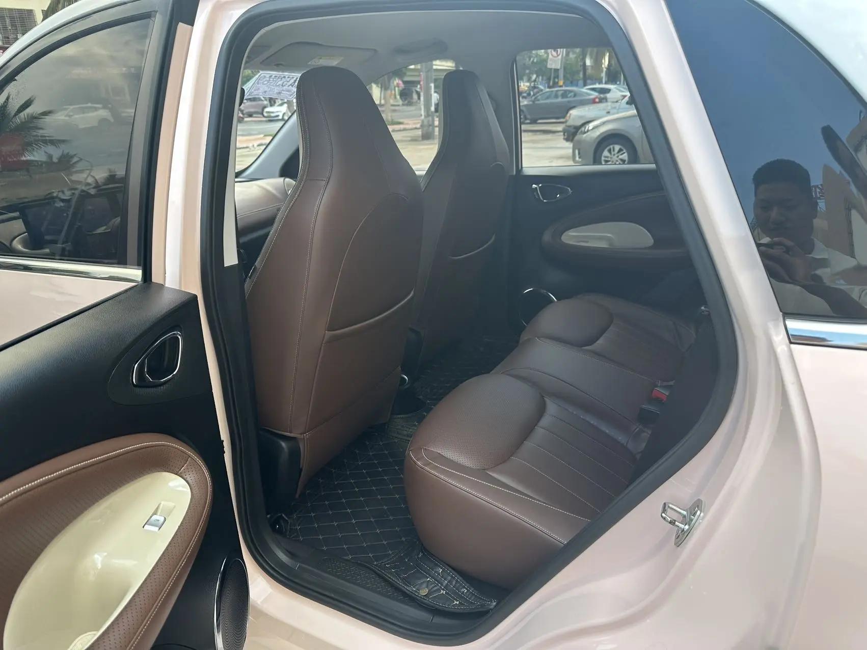 WuLing Plantronics 2023 410km LingBox Premium 5