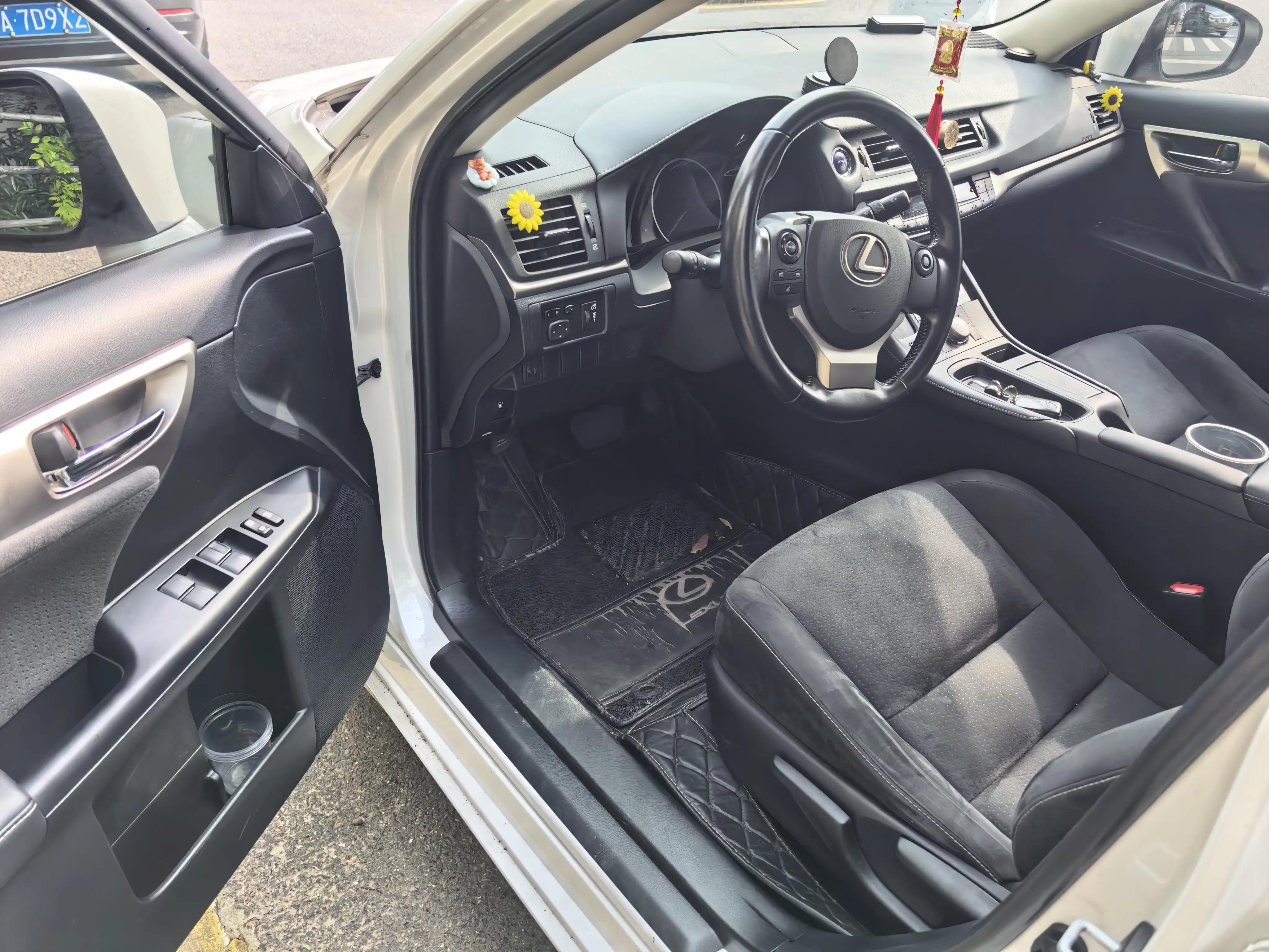 Lexus CT 2017 CT200h Elite Edition Monochrome National V 4