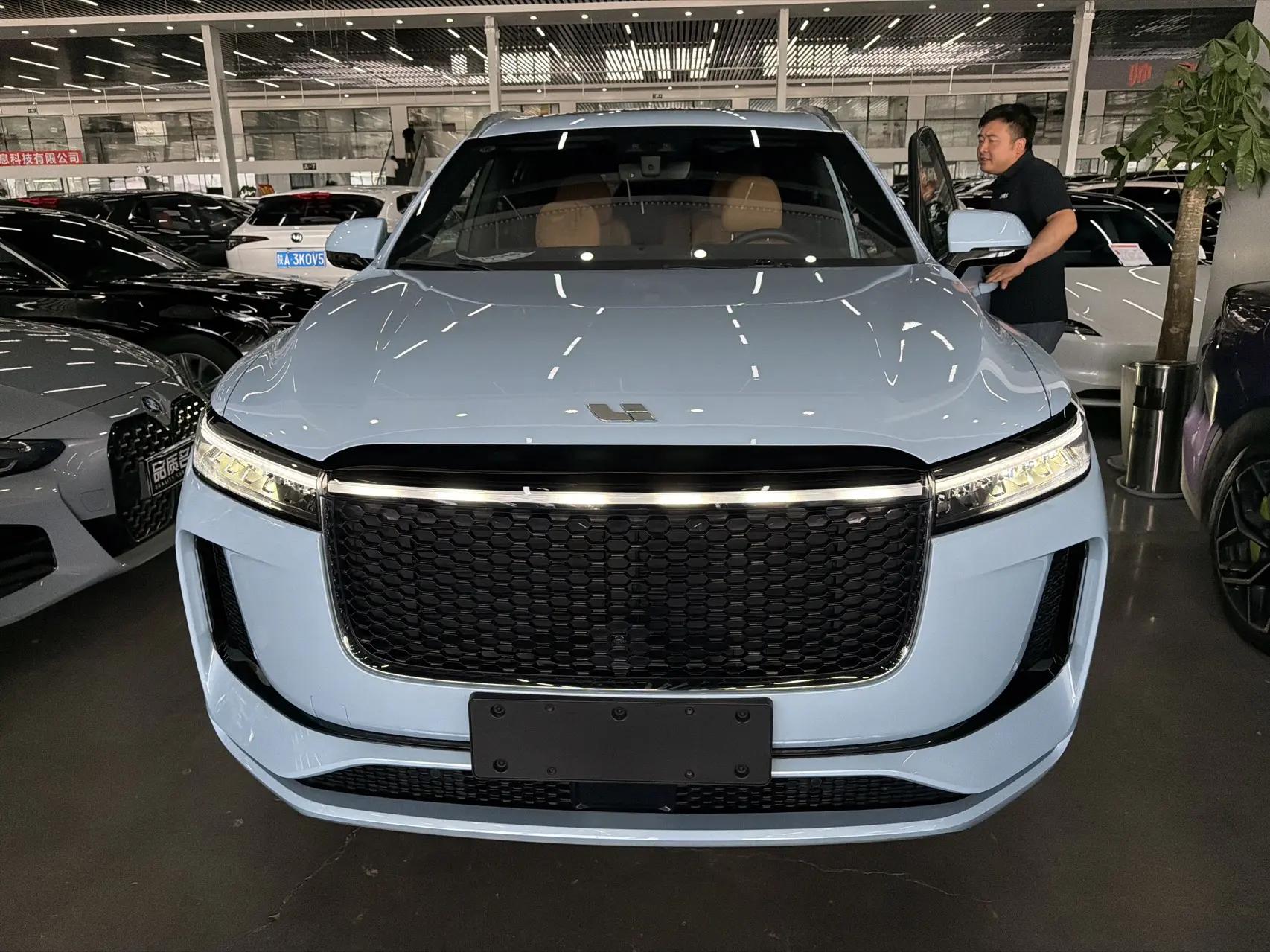 Li ONE 2020 extended 6-seat version 2