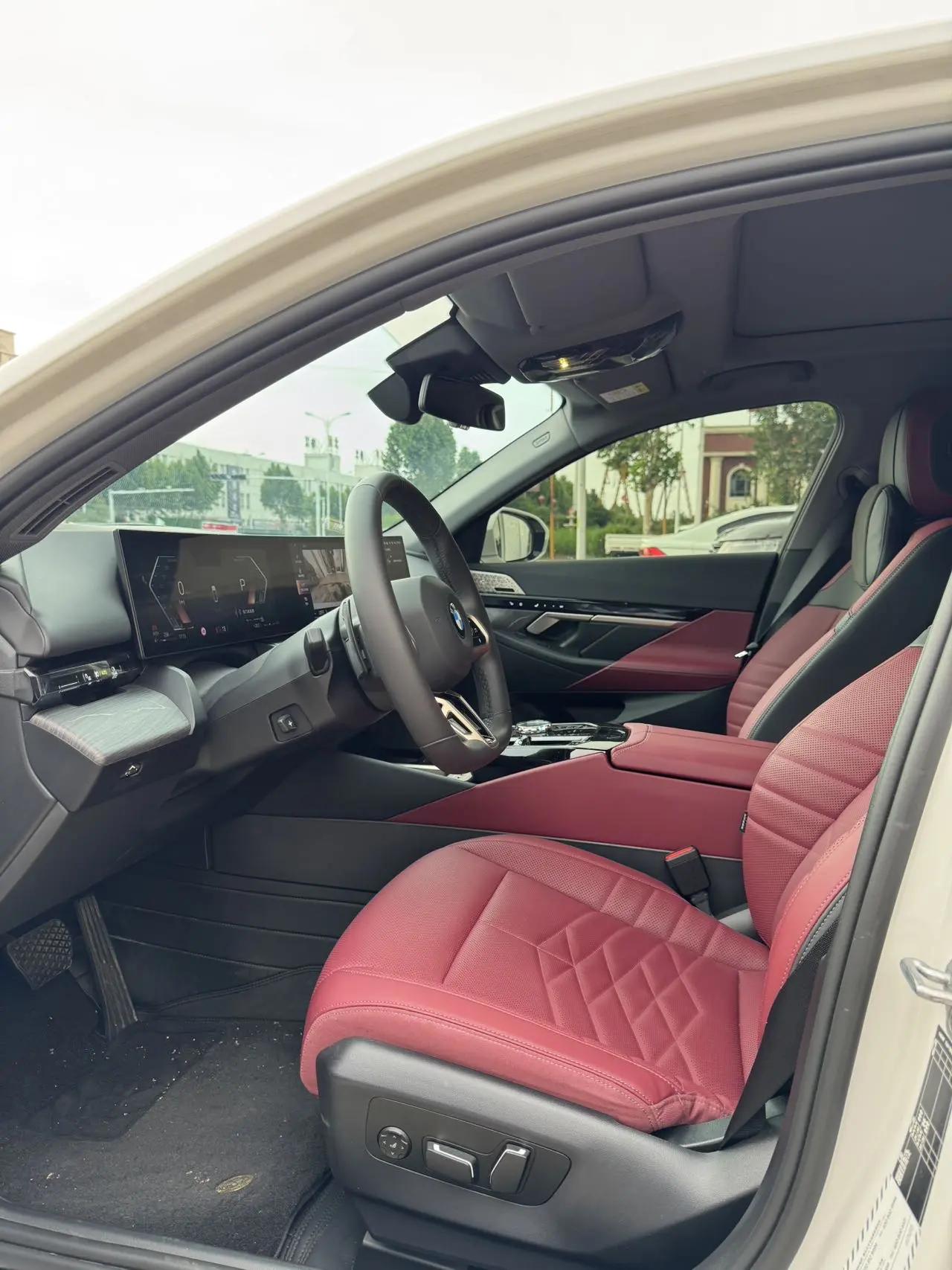 BMW 5 Series 2025 Model 530Li 48V 2.0T Luxury Version M Sport Package Automatic 3