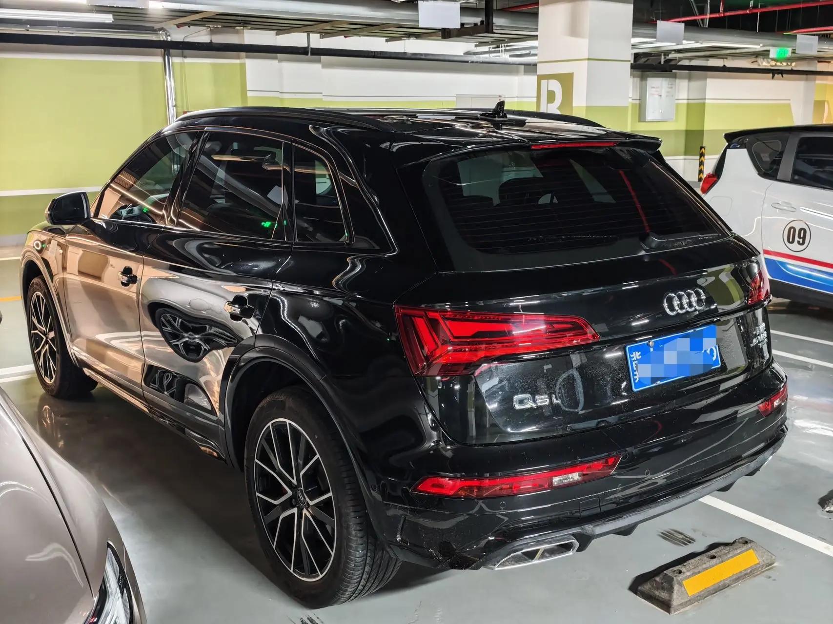 奥迪 2024款 Q5L 2.0TFSI 45TFSI 臻选动感型 自动挡 4