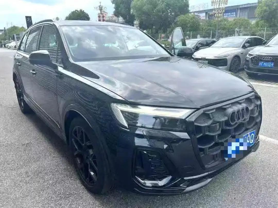 Audi Q7 (Imported) 2025 Q7 2.0TFSI 45TFSI Quattro S line Sports Automatic 8