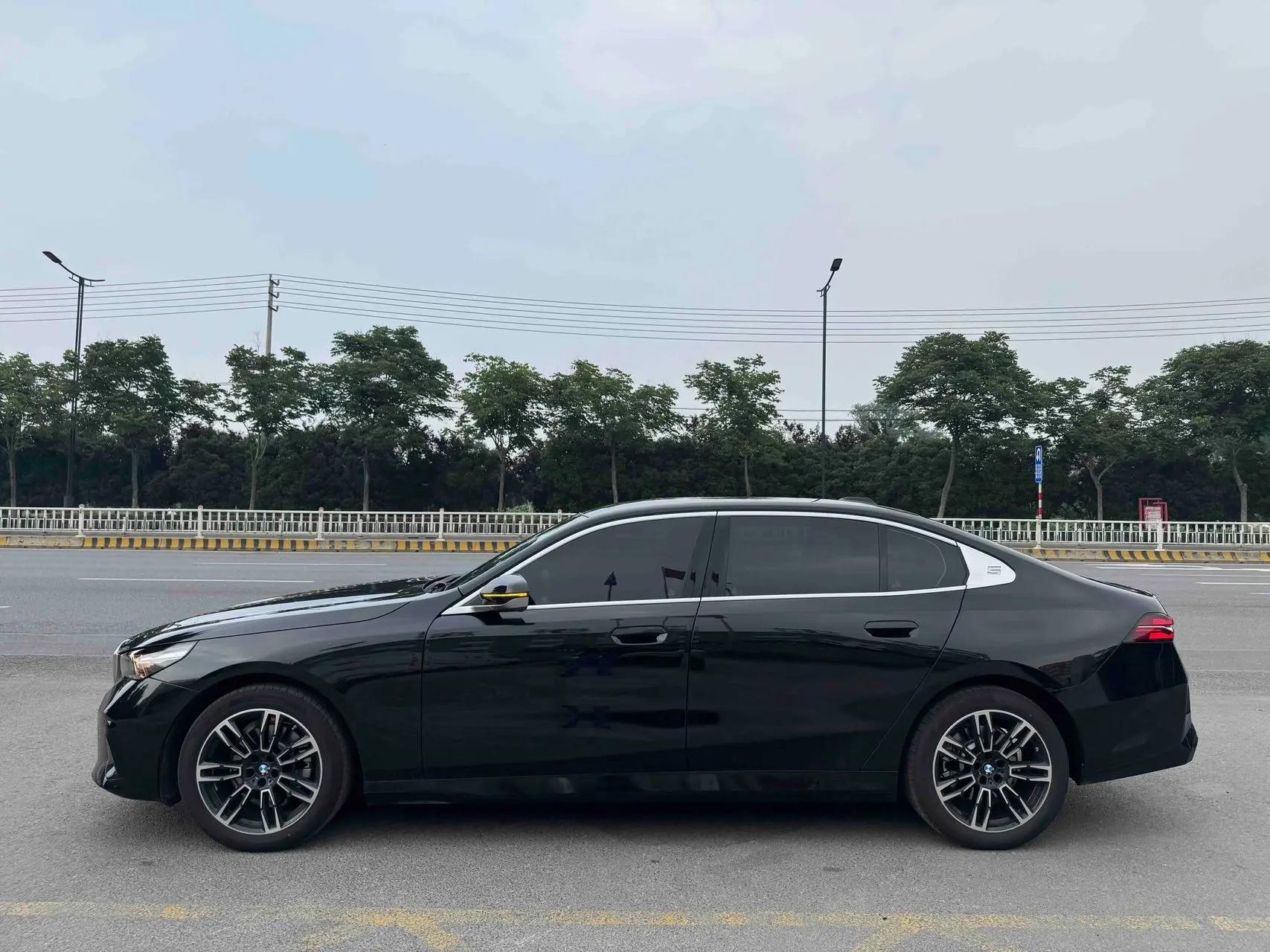 BMW 5 series 2026 525Li 48V 2.0T M sports suit automatic gear 2