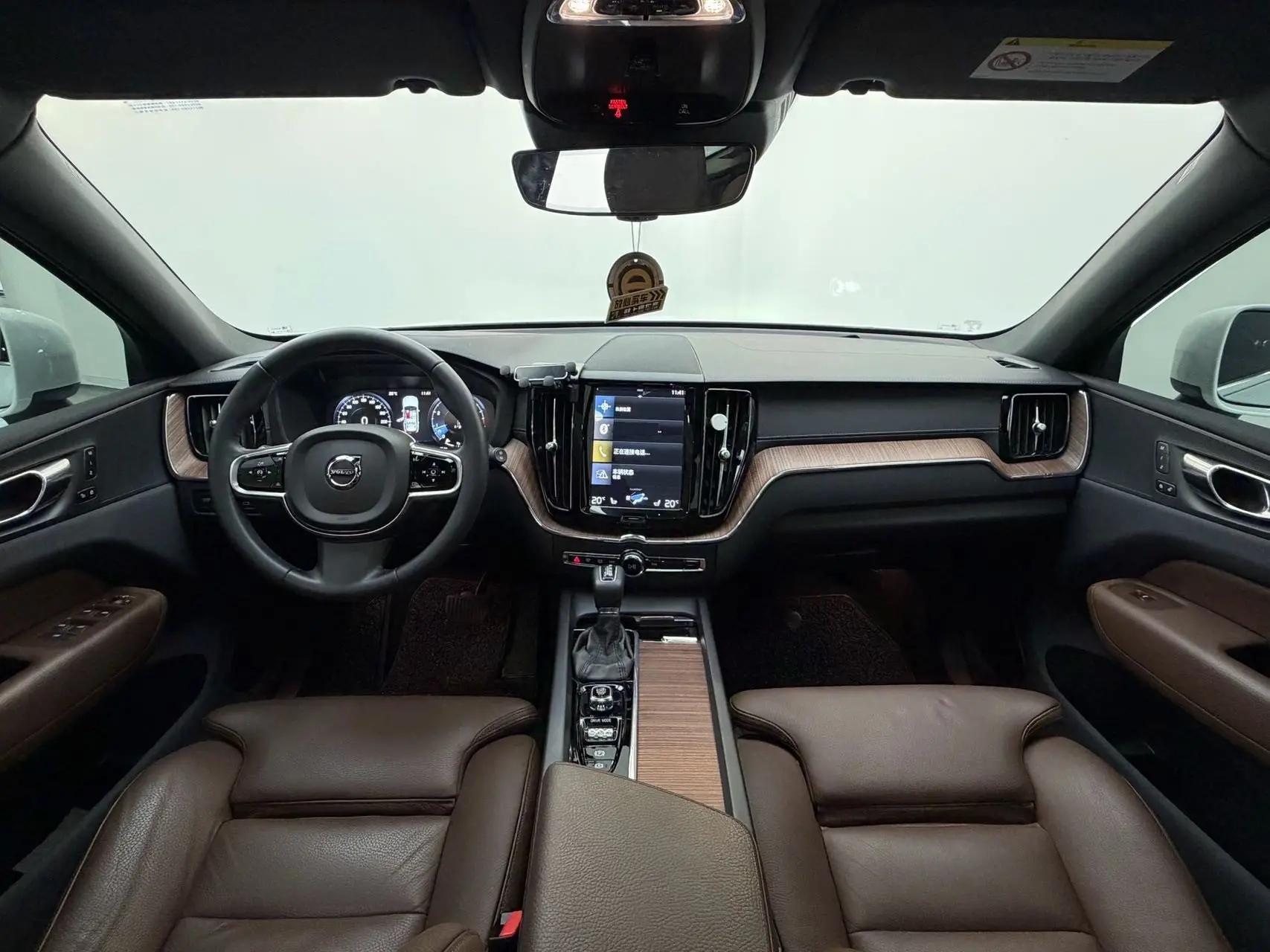 Volvo XC60 2021 T5 4WD Zhiyuan Deluxe Edition 2
