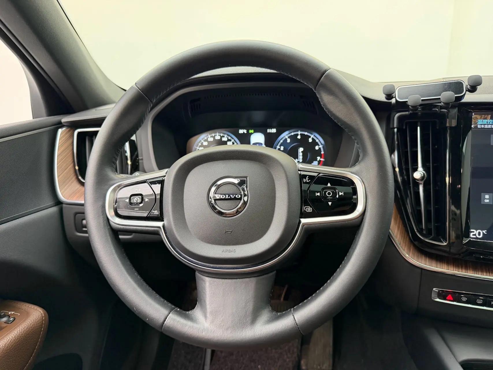 Volvo XC60 2021 T5 4WD Zhiyuan Deluxe Edition 3