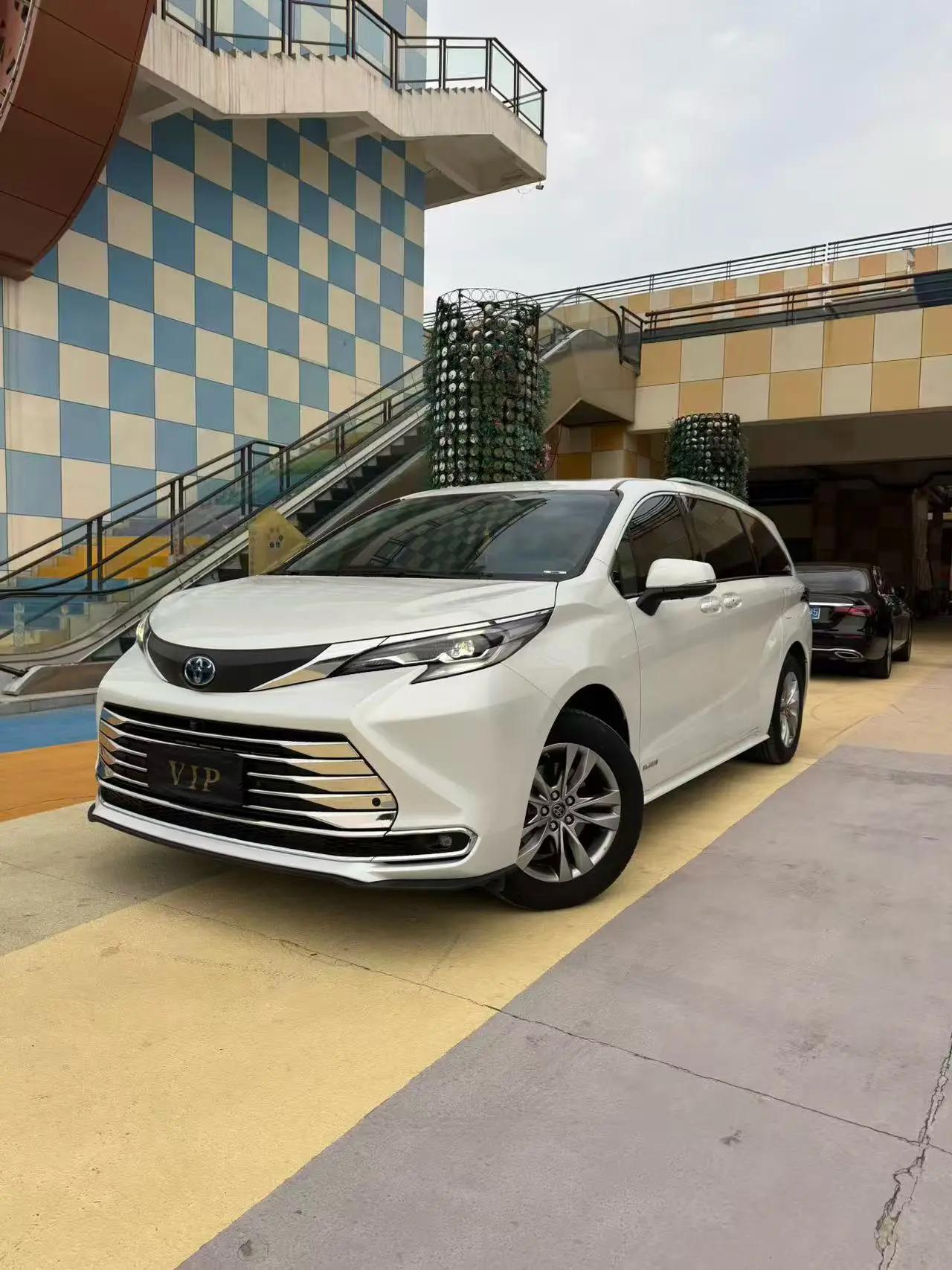 Toyota 2023 Sienna 2.5 CVT Comfort Edition Automatic