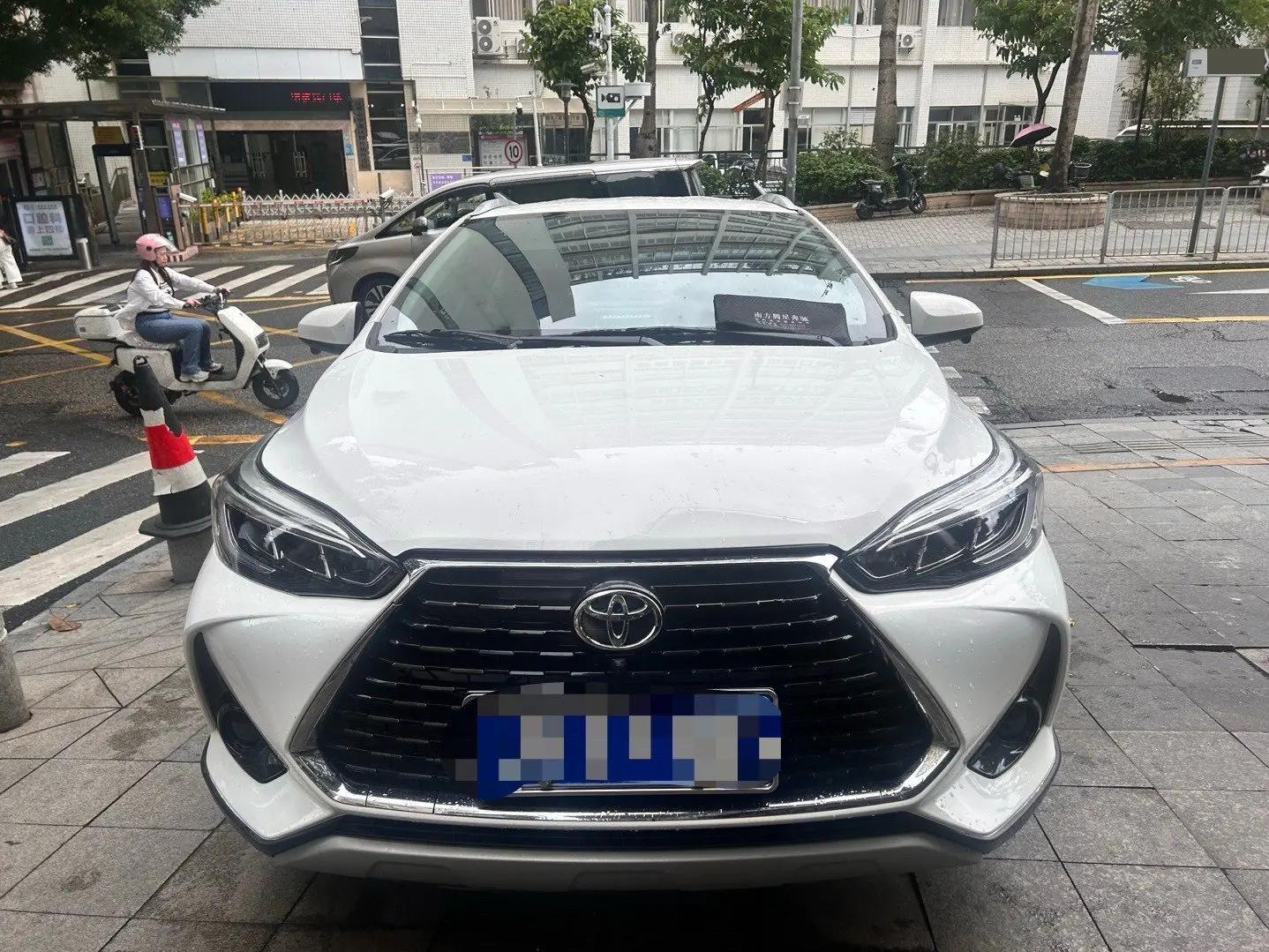 YARiS L Zhixuan 2022 1.5L CVT Leading PLUS Edition 3
