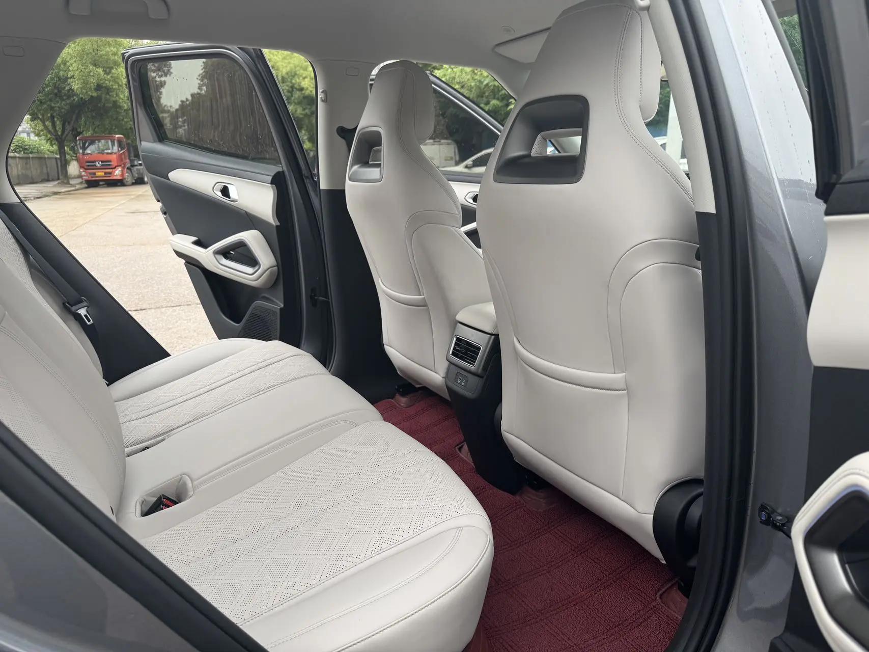 BYD 2025 Yuan UP 301KM Pilot Automatic Gear 10