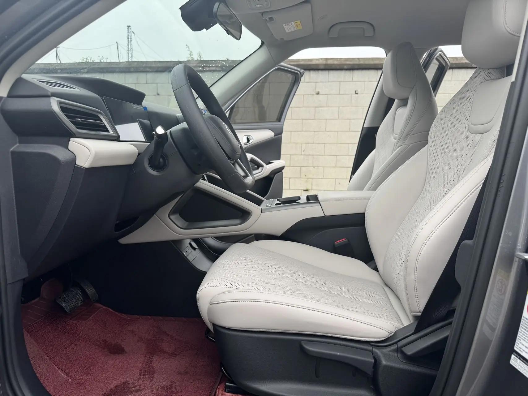 BYD 2025 Yuan UP 301KM Pilot Automatic Gear 11