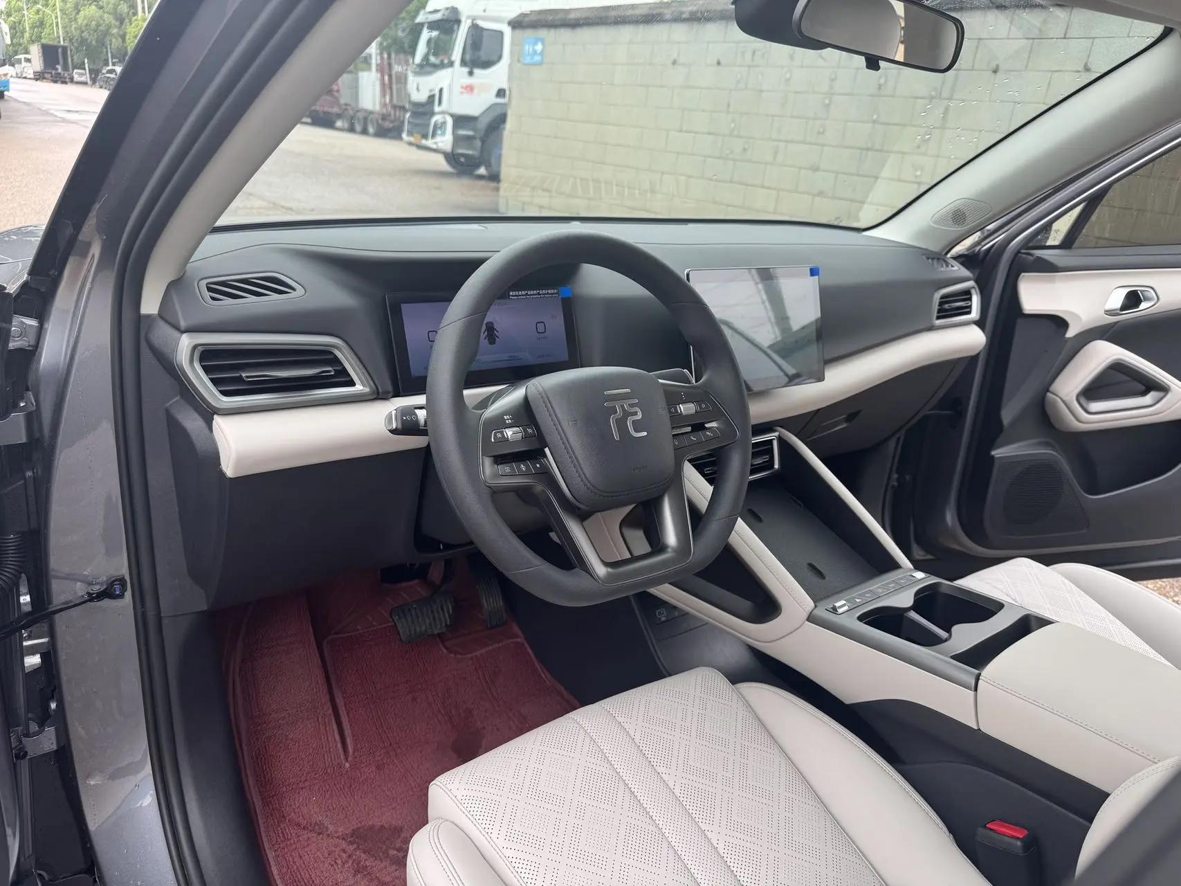 BYD 2025 Yuan UP 301KM Pilot Automatic Gear 4