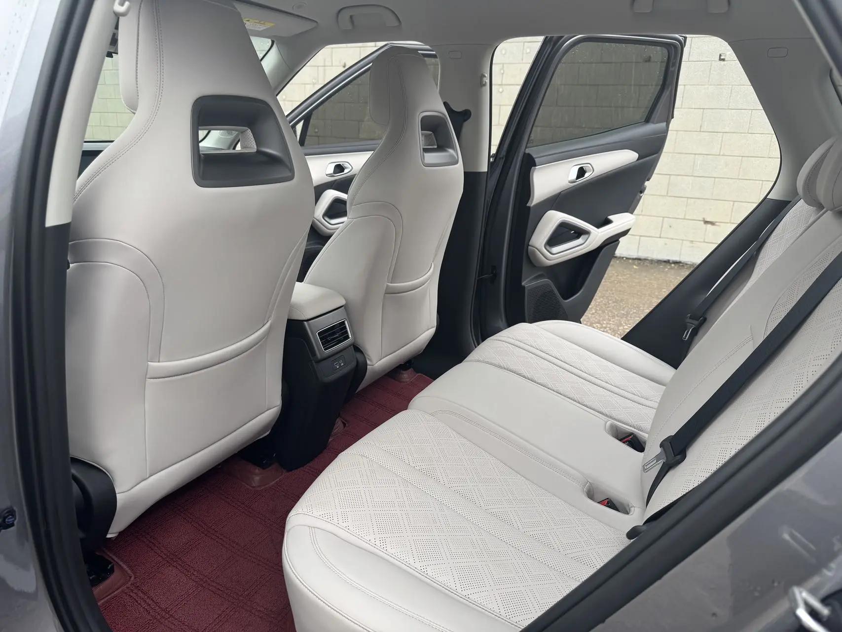 BYD 2025 Yuan UP 301KM Pilot Automatic Gear 5