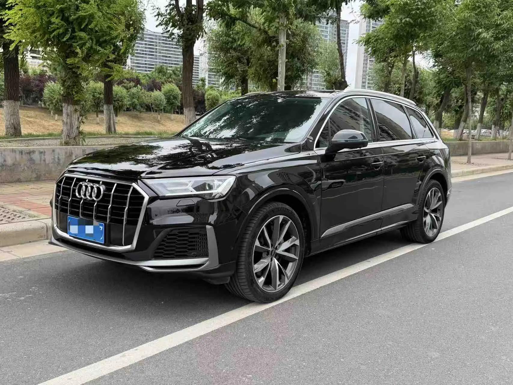 Open image lightbox: Audi Q7 2021 45 TFSI quattro S line Sport