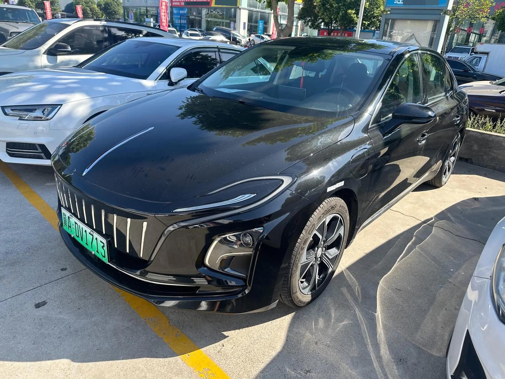 Open image lightbox: HongQi E-QM5 2023 model change basic travel version