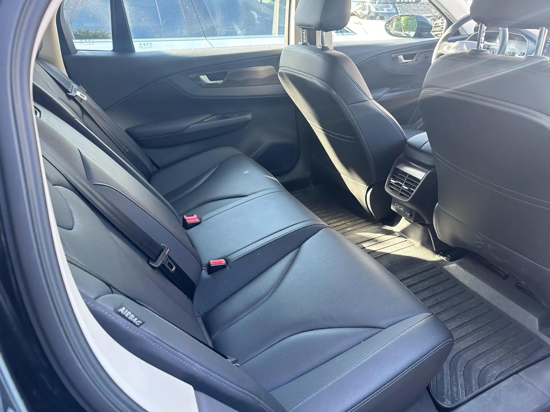HongQi E-QM5 2023 model change basic travel version 4