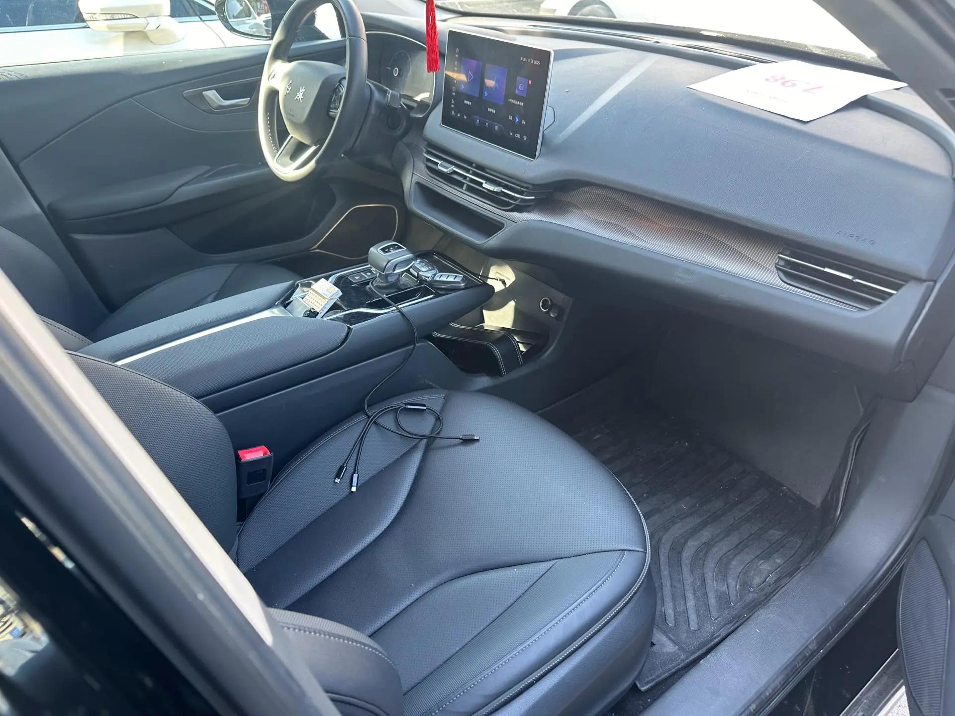 HongQi E-QM5 2023 model change basic travel version 5