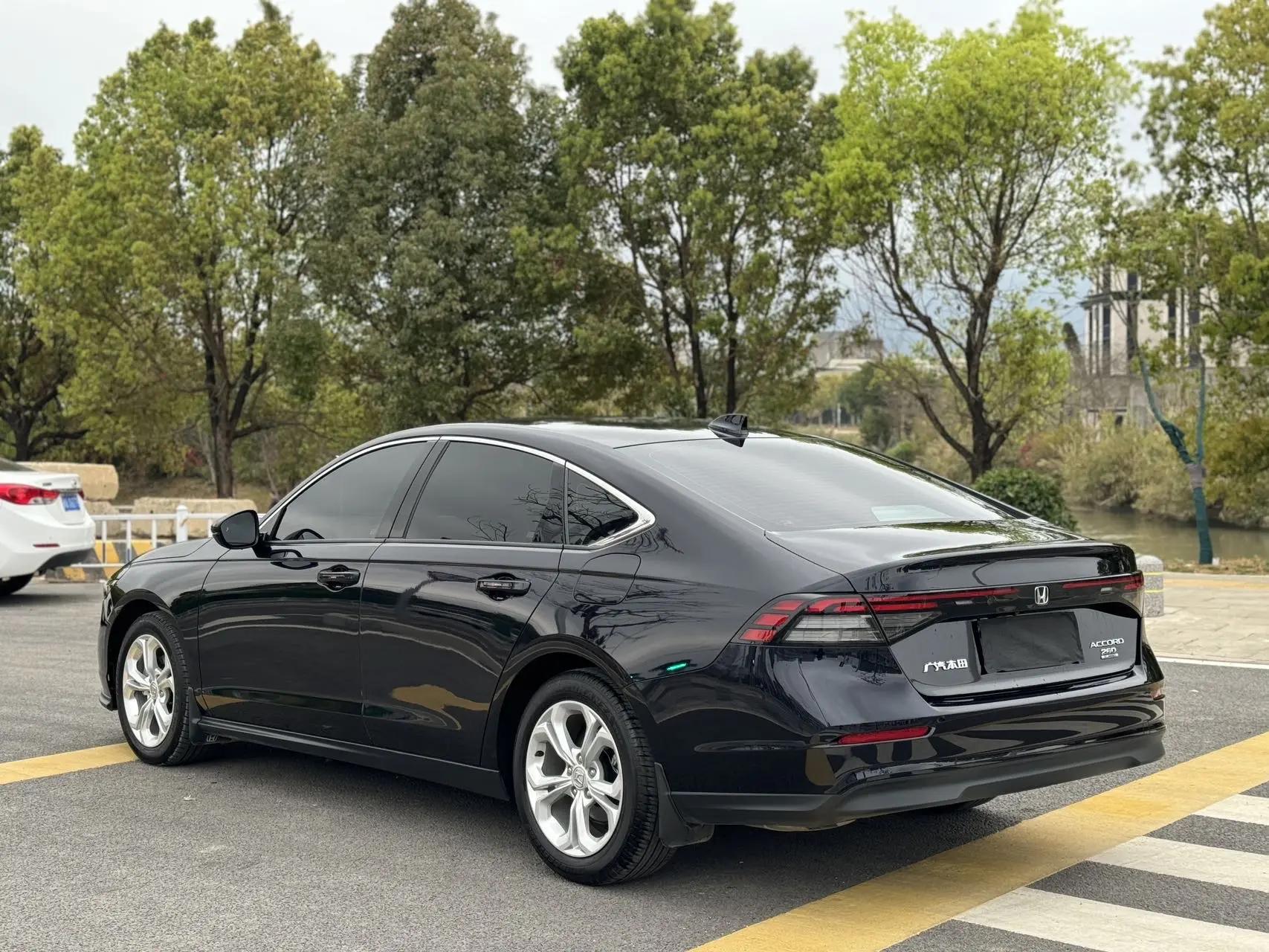 Honda Accord Honda Accord 2024 260TURBO Deluxe Edition Automatic Gear 9