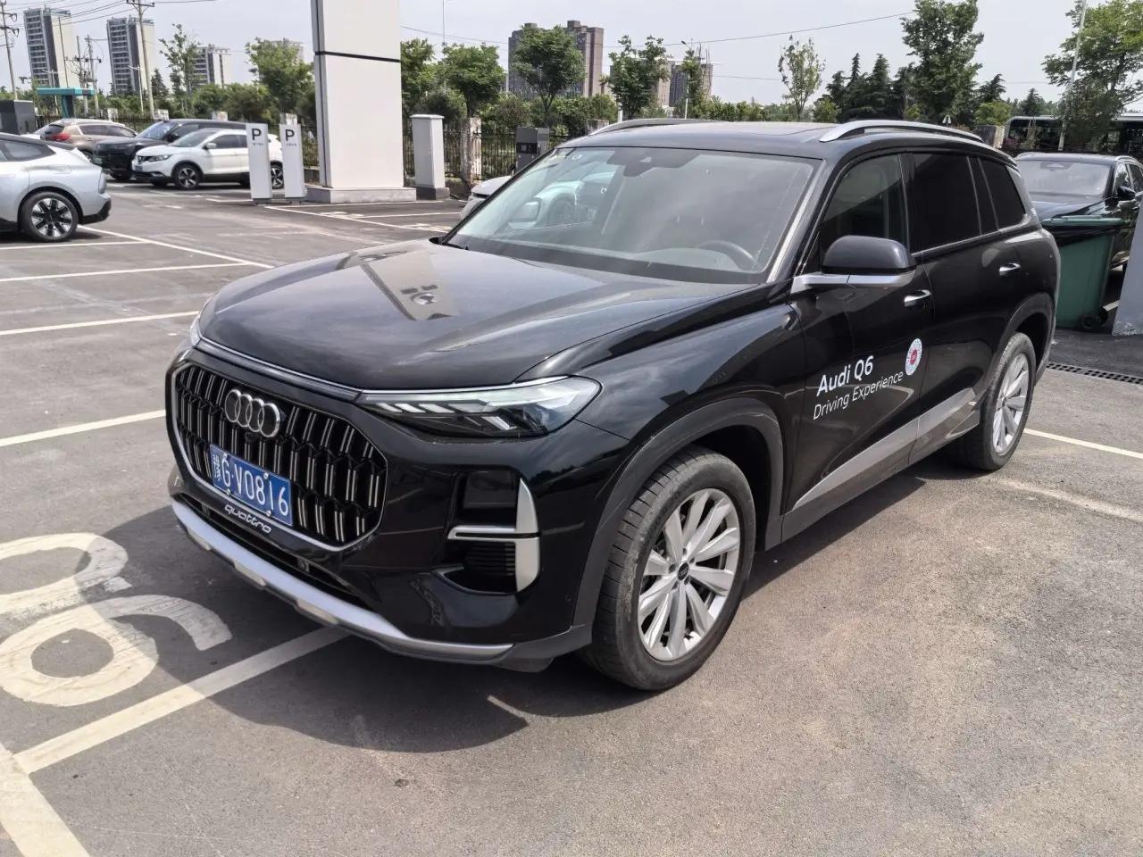 Audi 2024 Q6 2.0TFSI 45TFSI Quattro Qiyun Flying Kit 6-seat Automatic Gear