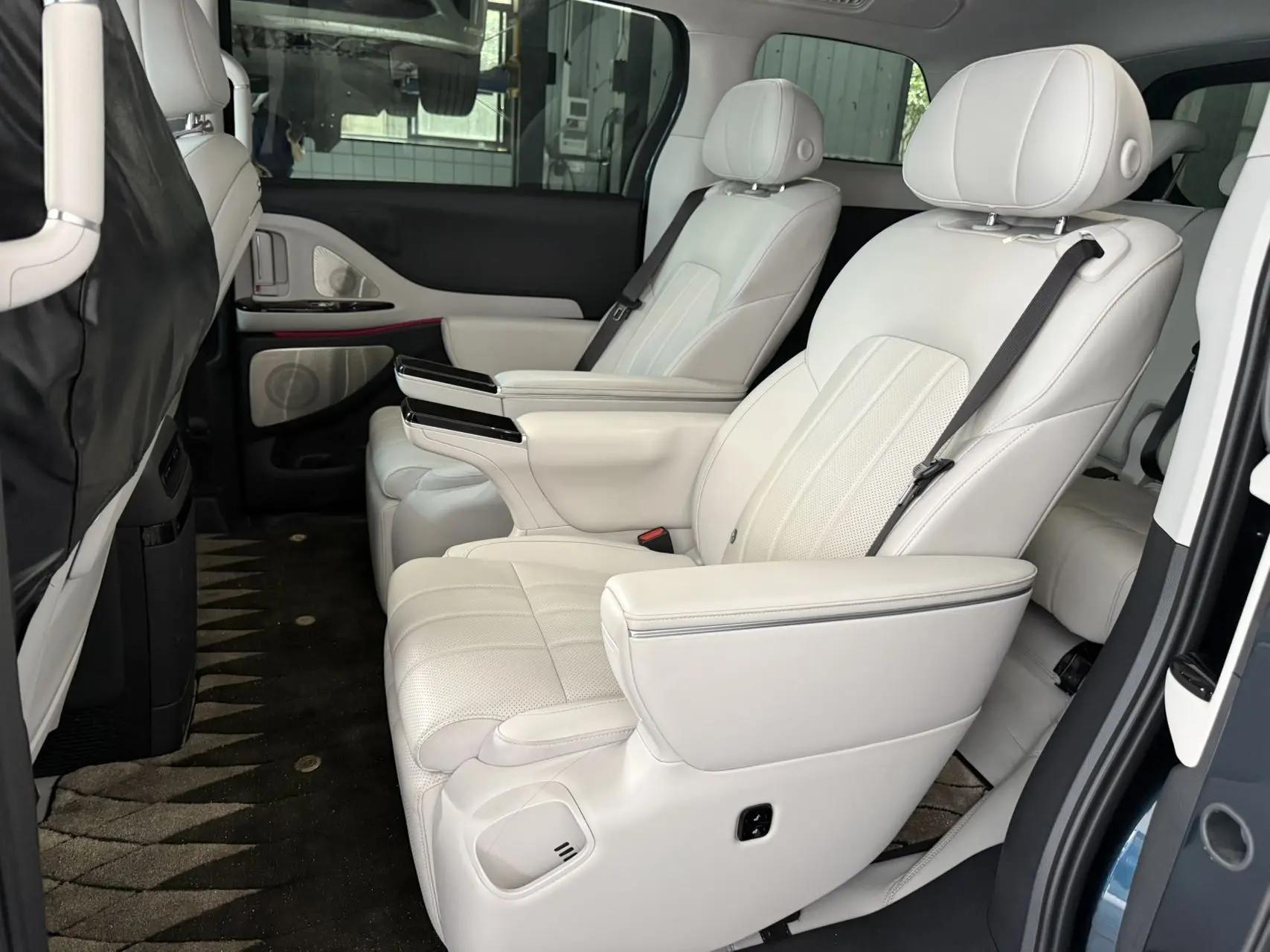 Voyah 2025 Model Dreamer PHEV 1.5T Four-Wheel-Drive Prestige Kunpeng Edition Automatic 6