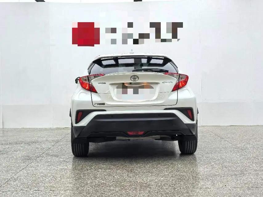 Toyota C- HR 2020 2.0L Leading Edition 3