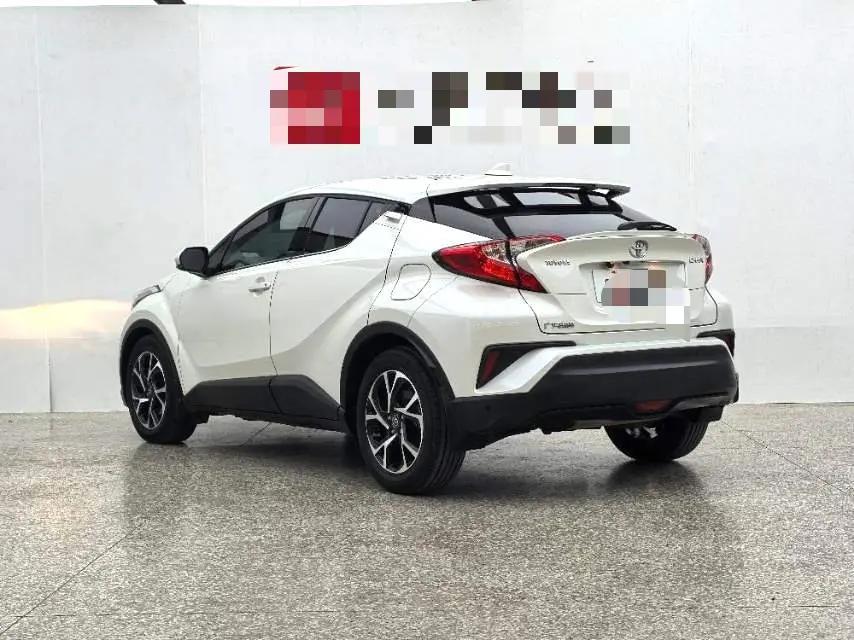 Toyota C- HR 2020 2.0L Leading Edition 4