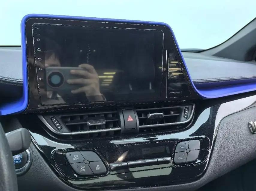 Toyota C- HR 2020 2.0L Leading Edition 8
