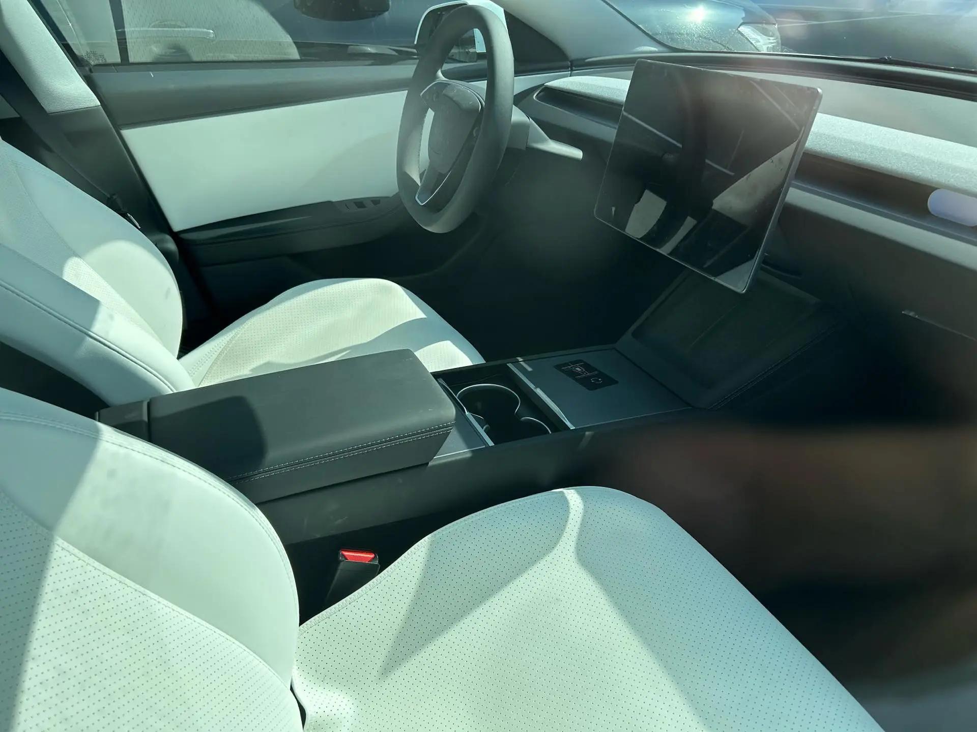 Tesla 2025 Model 3 Rear-Wheel Drive (Refreshed) Automatic 6