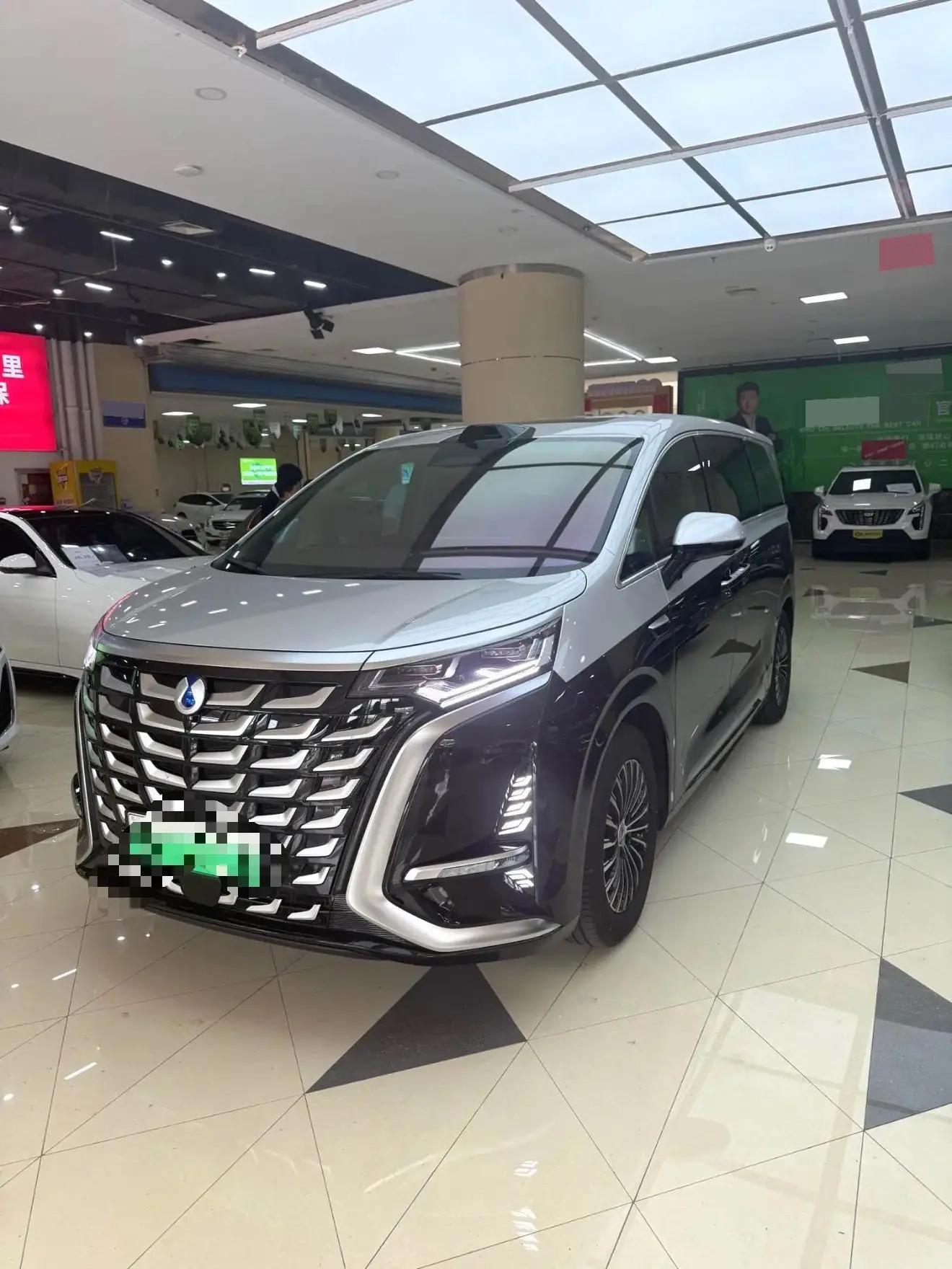 Denza 2025 Denza D9 DM-i 1.5T stepless four-wheel drive automatic gear