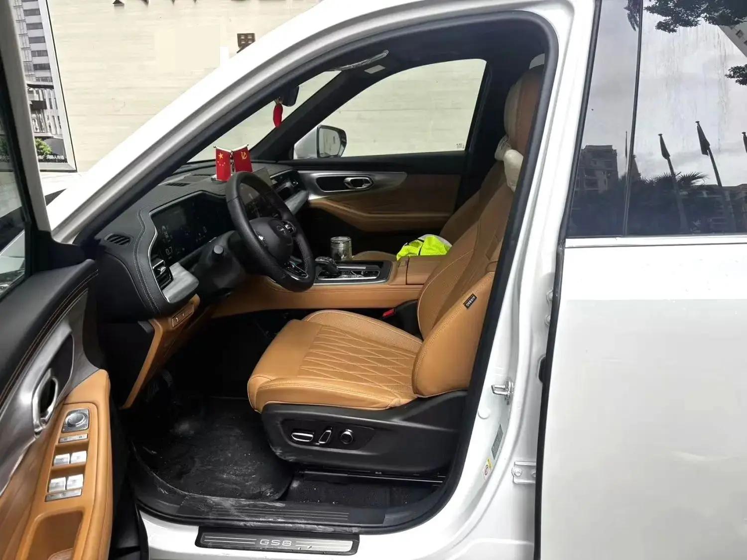 GAC Trumpchi 2025 GS8 2.0T GDI Flagship Series, Two-Wheel Drive Luxury 5-Seater, Automatic Transmission 2