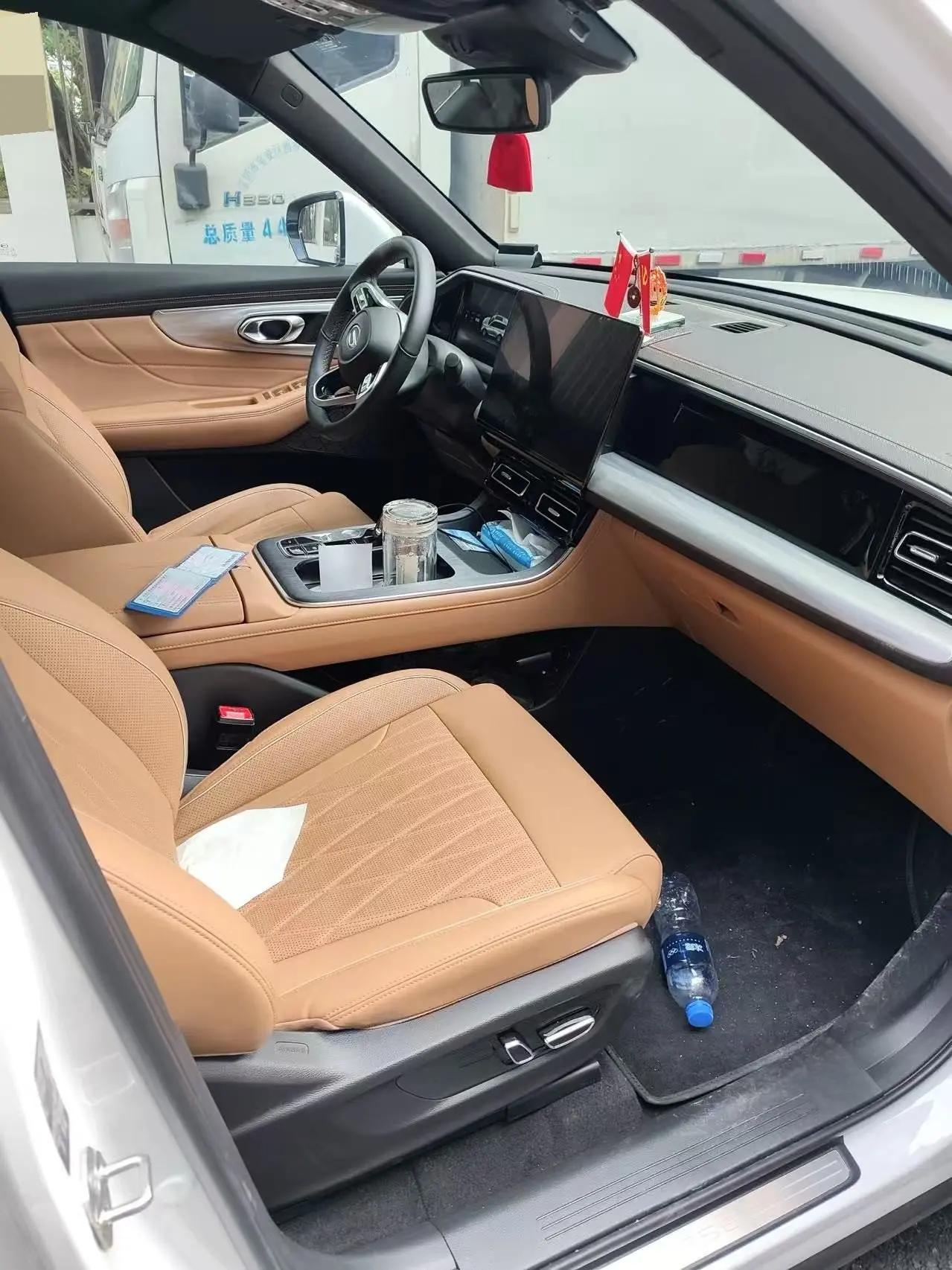GAC Trumpchi 2025 GS8 2.0T GDI Flagship Series, Two-Wheel Drive Luxury 5-Seater, Automatic Transmission 5