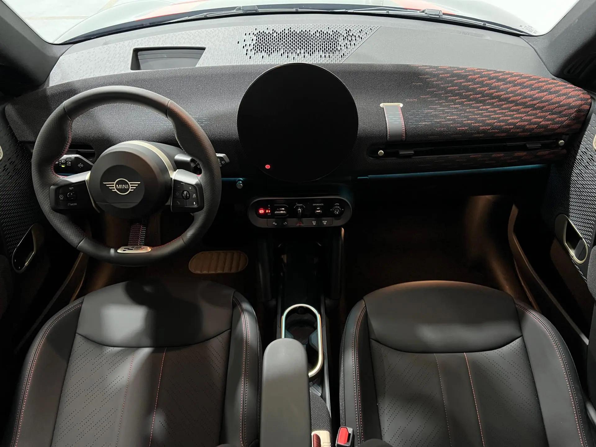 MINI New Energy 2024 COOPER SE Racer 4