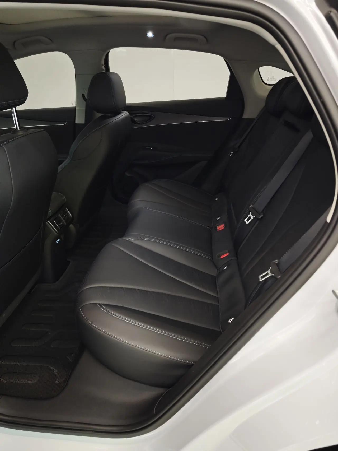BYD 2026 seals 06 DM-i 1.5 stepless super-exclusive 210KM exclusive automatic gear 5