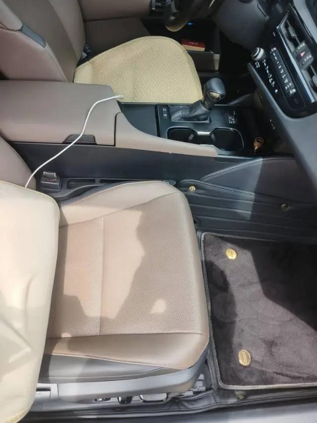 Lexus ES 2022 300h Premium Edition 5