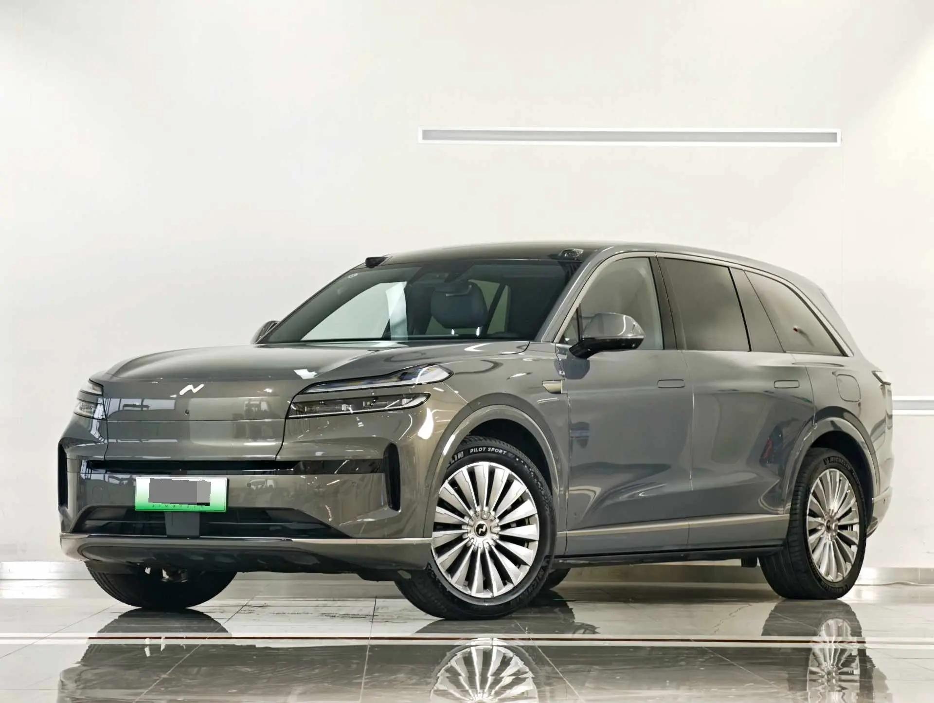 ONVO 2025 L90 Ultra six-seat automatic gear