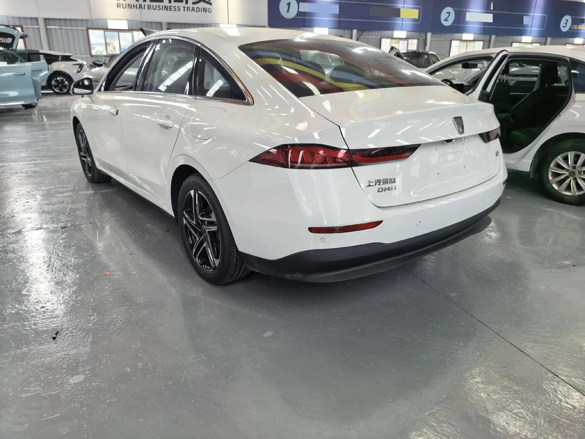 Roewe D7 2023 DMH 125km Exceed Edition 4