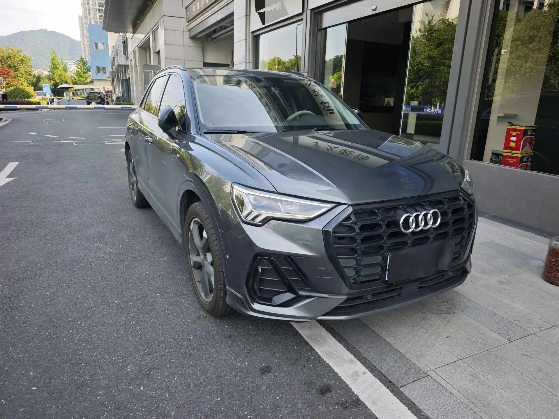 Audi Q3 2021 model 35 TFSI Fashion Dynamic Edition 2