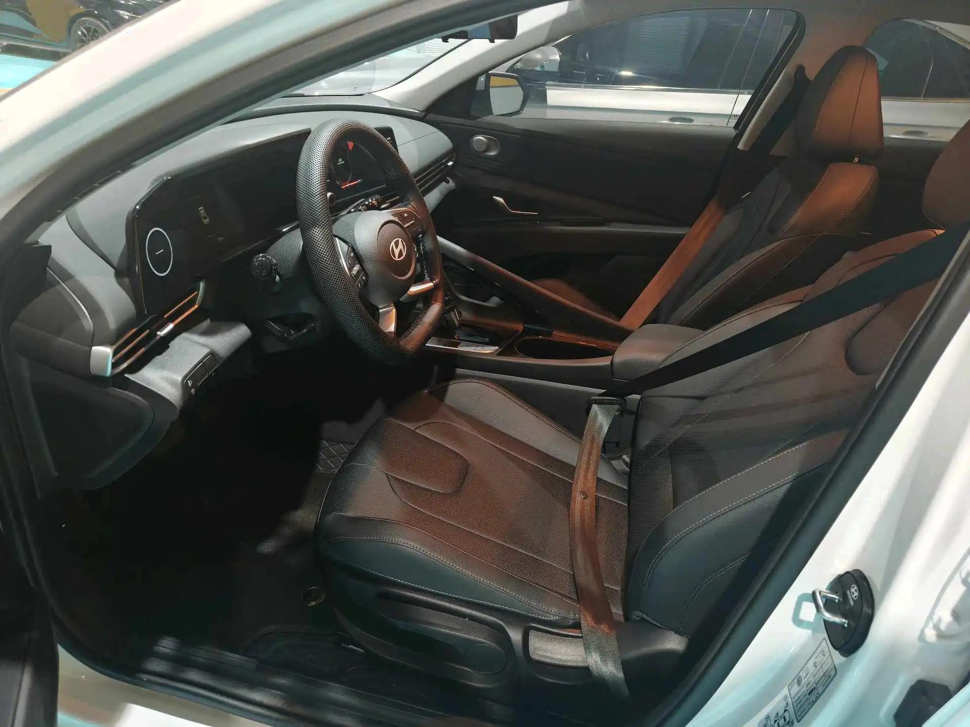 Elantra 2023 1.5L CVT GLX Elite Edition 3