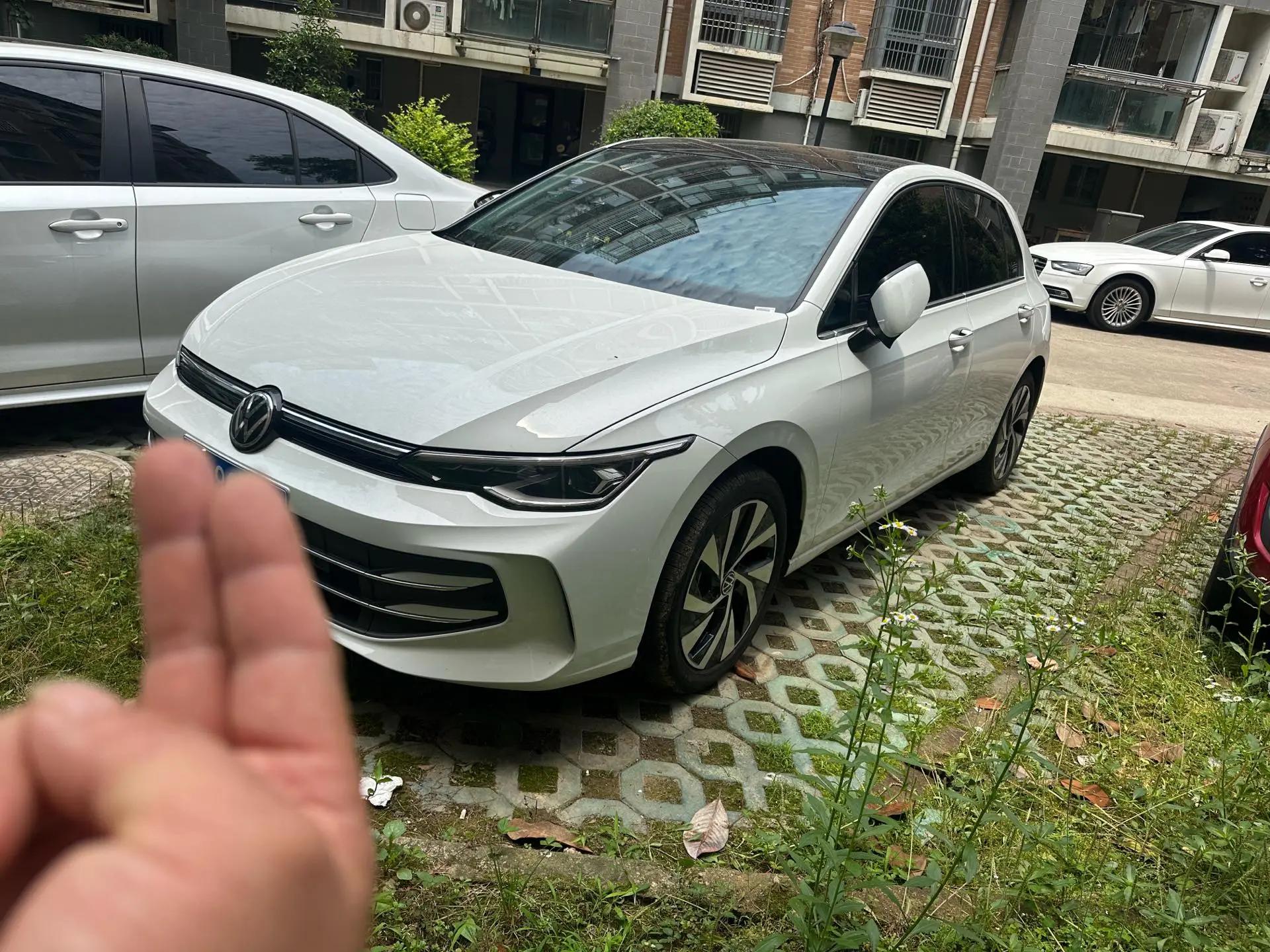 Volkswagen 2025 Golf 8 PRO 1.5TSI 300TSI Automatic