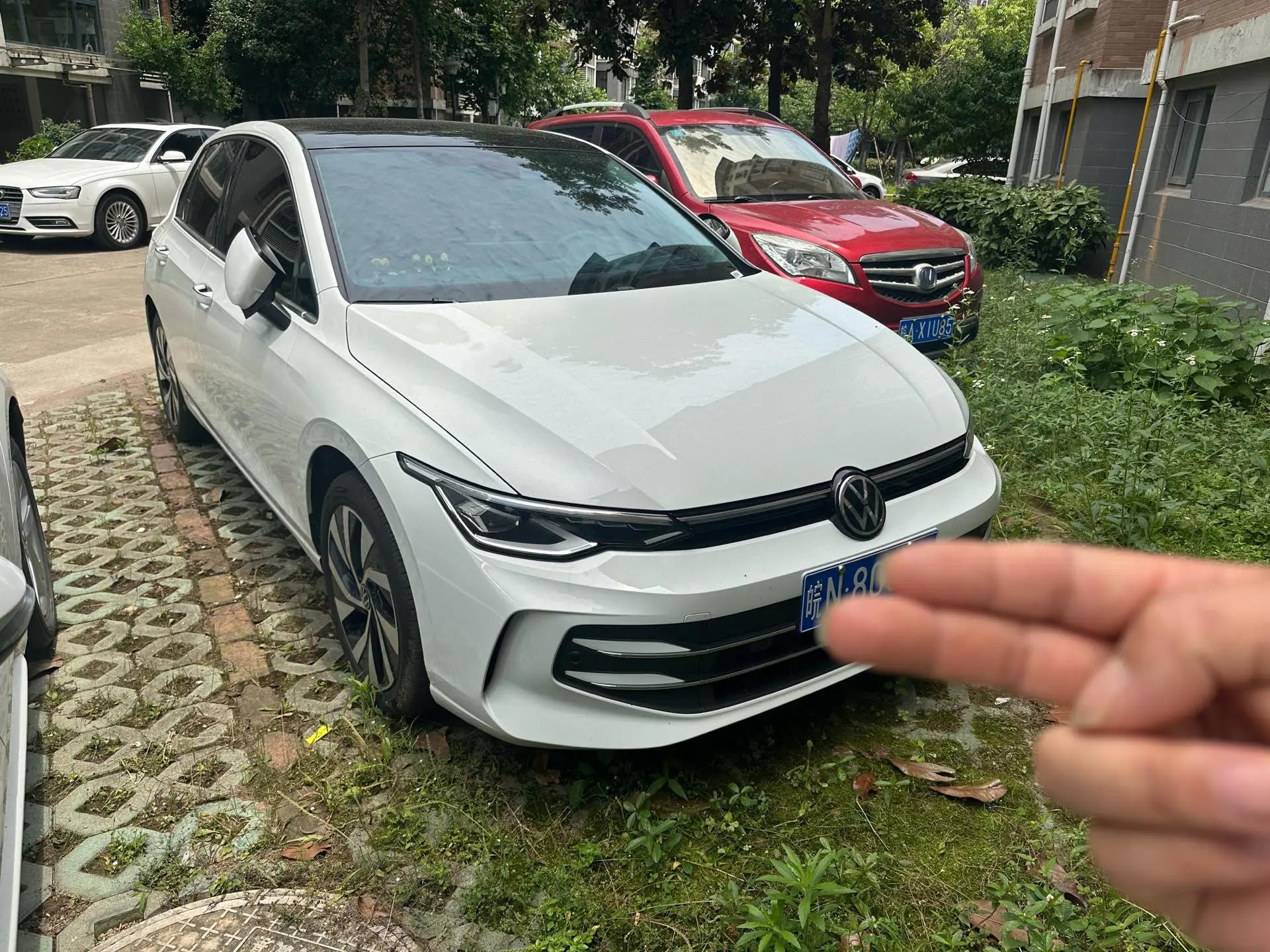 Volkswagen 2025 Golf 8 PRO 1.5TSI 300TSI Automatic 3