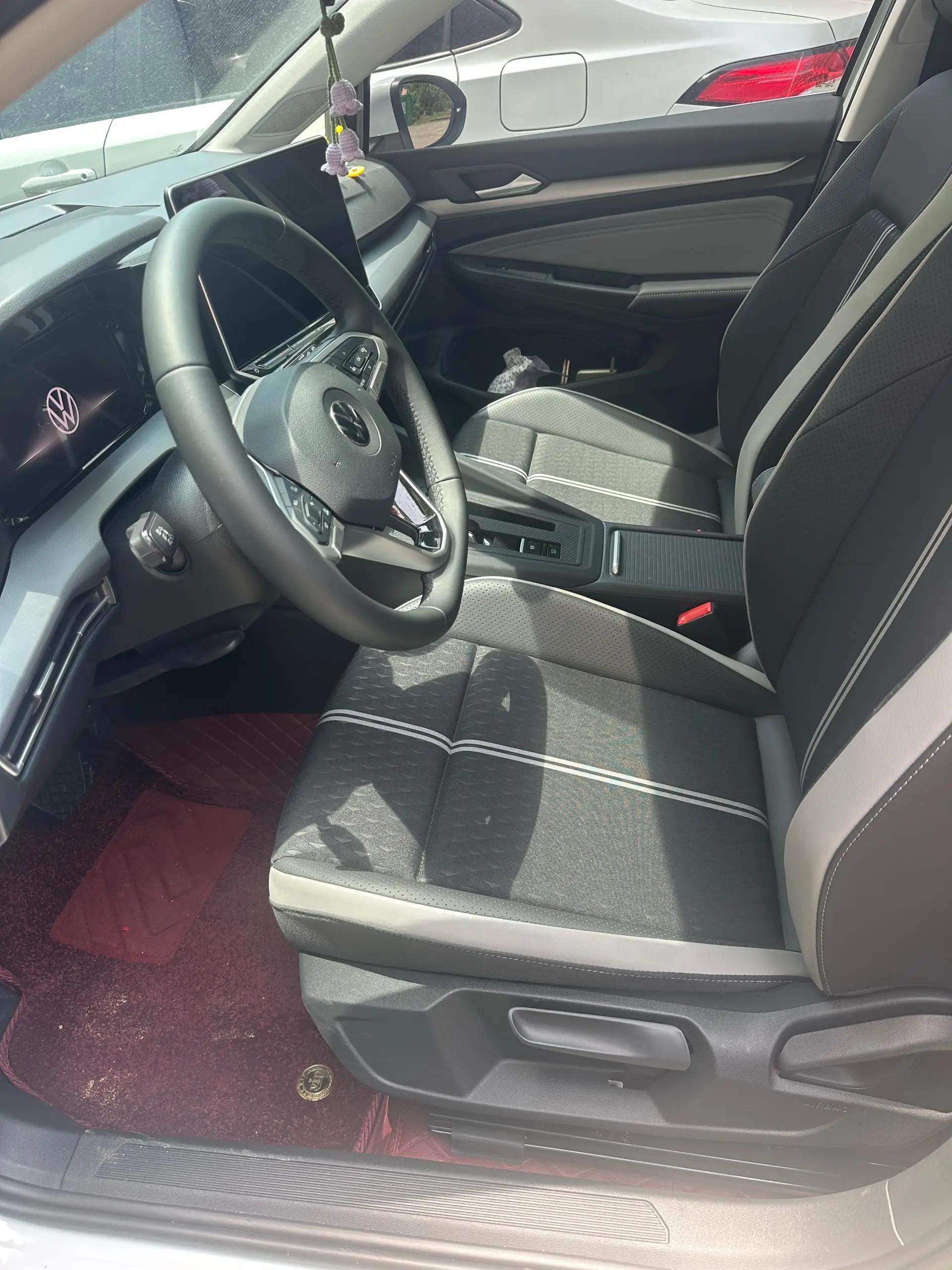 Volkswagen 2025 Golf 8 PRO 1.5TSI 300TSI Automatic 7