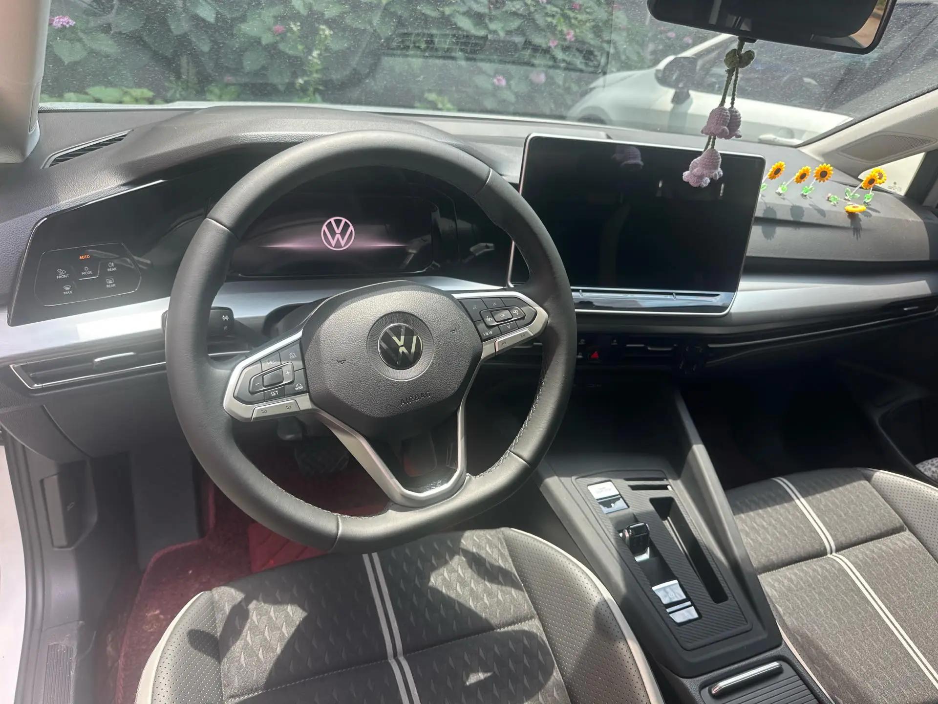 Volkswagen 2025 Golf 8 PRO 1.5TSI 300TSI Automatic 8