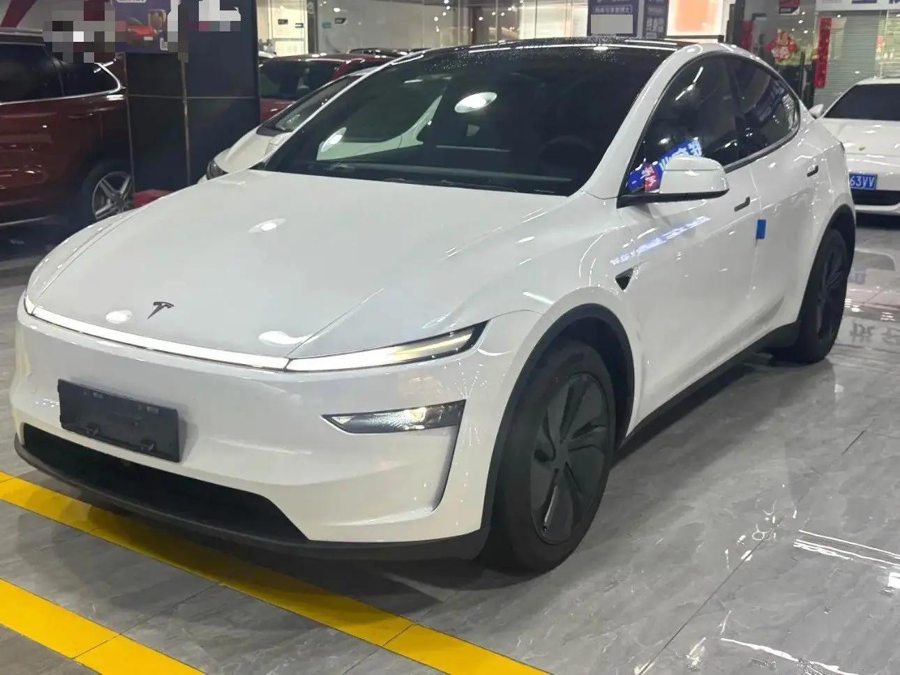 Tesla 2026 Model Y long endurance all-wheel drive version automatic transmission