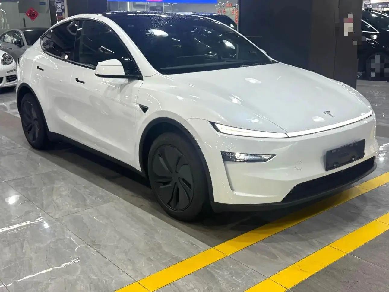 Tesla 2026 Model Y long endurance all-wheel drive version automatic transmission 3