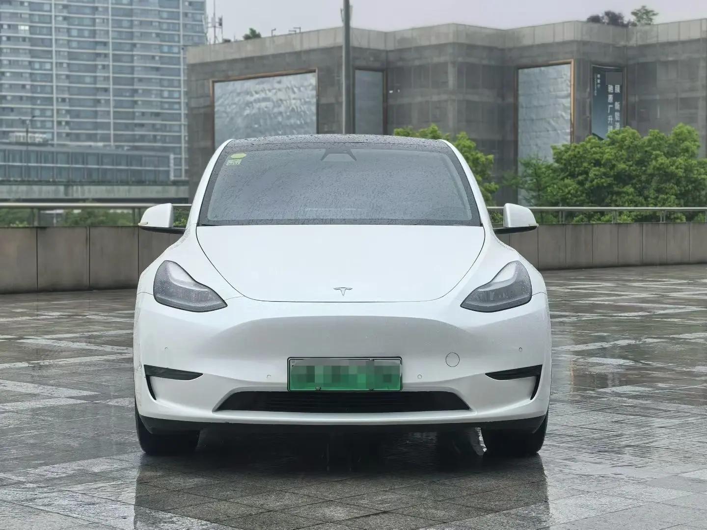 Model Y 2021 Long Range All-Wheel Drive Edition 2