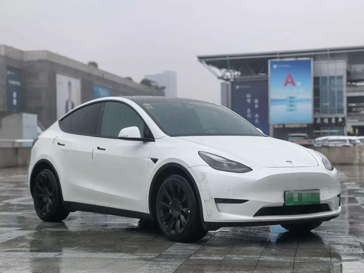 Model Y 2021 Long Range All-Wheel Drive Edition 3