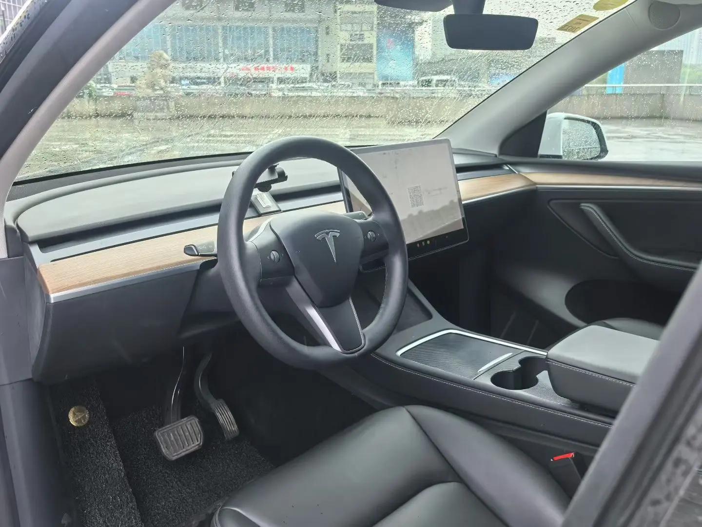 Model Y 2021 Long Range All-Wheel Drive Edition 4