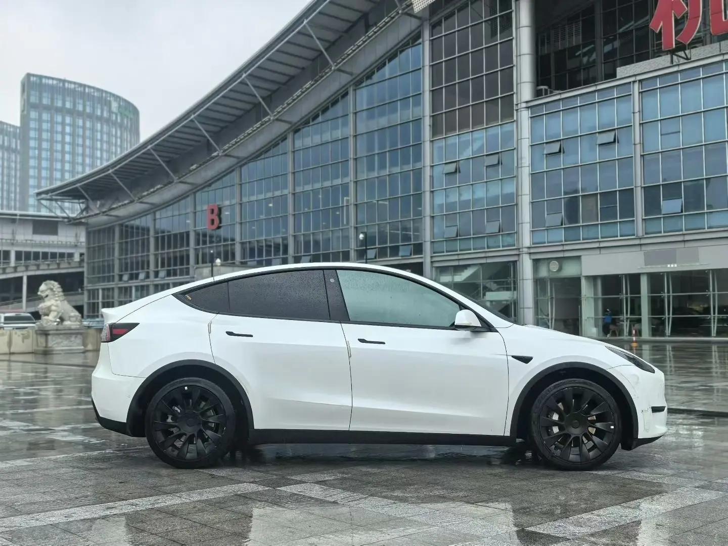 Model Y 2021 Long Range All-Wheel Drive Edition 8